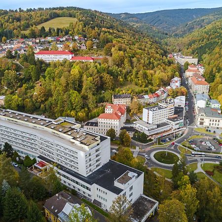 Hotel Behounek Яхимов Экстерьер фото
