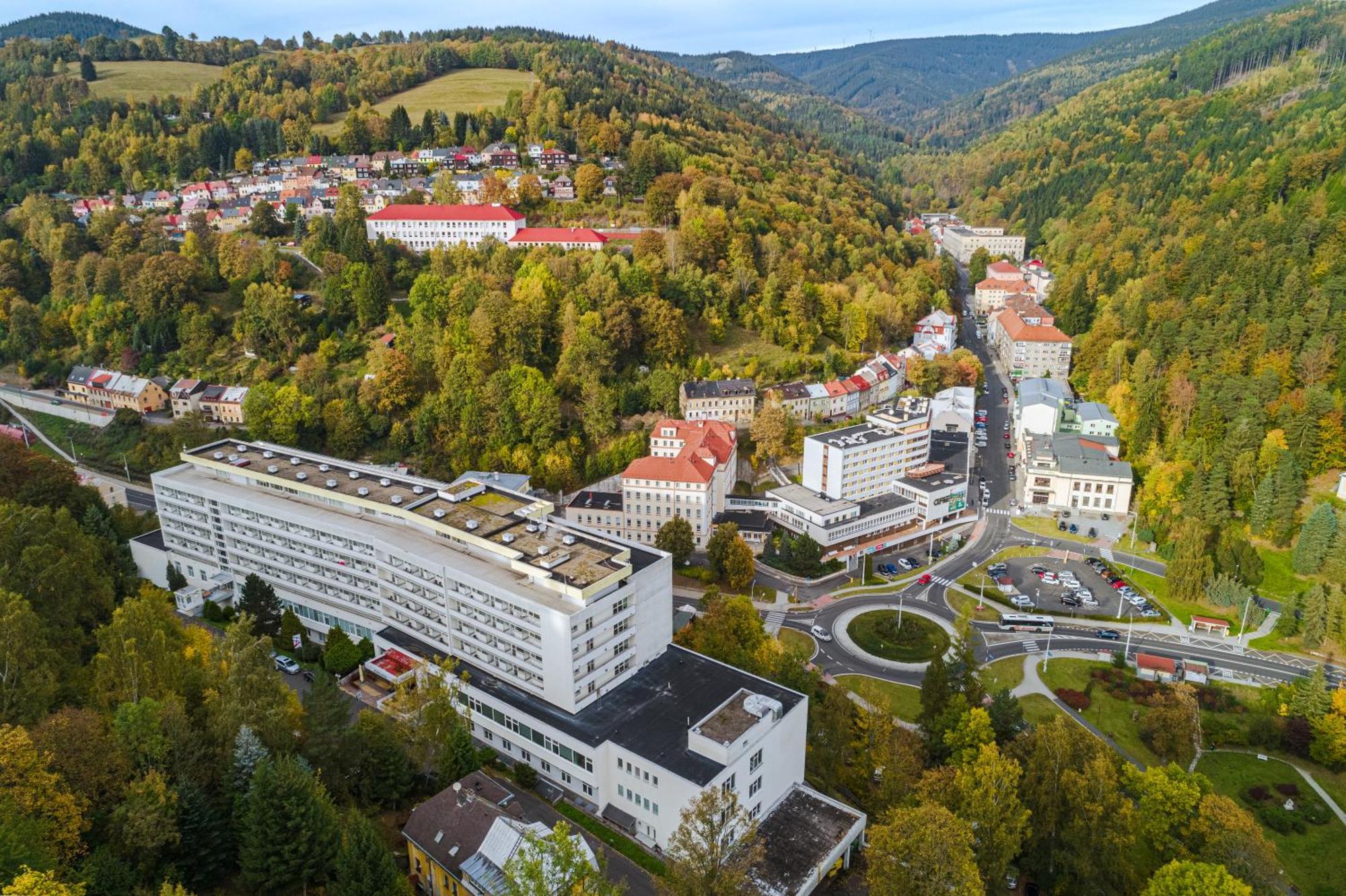 Hotel Behounek Яхимов Экстерьер фото